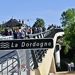 Du Pont Et Restaurant à *