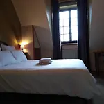 Du Pont Et Restaurant à *