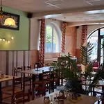 Du Pont Et Restaurant à *