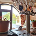 Du Pont Et Restaurant à Groléjac