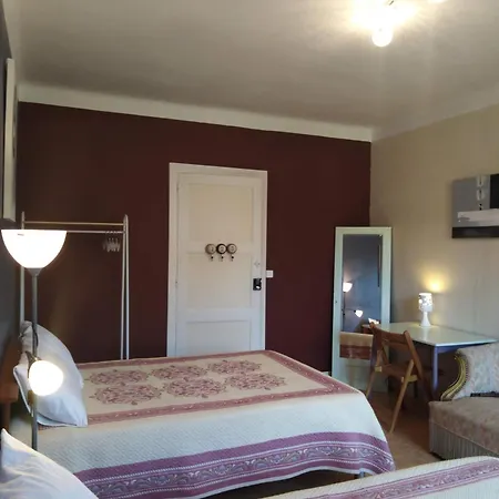 Du Pont Et Restaurant A Hotel