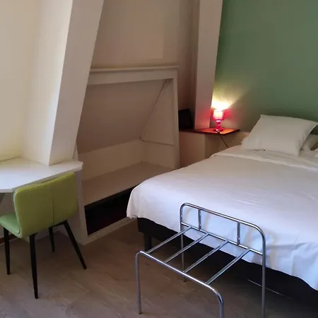 Hotel Du Pont Et Restaurant A *