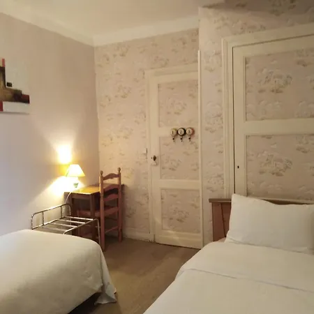 Du Pont Et Restaurant à Groléjac