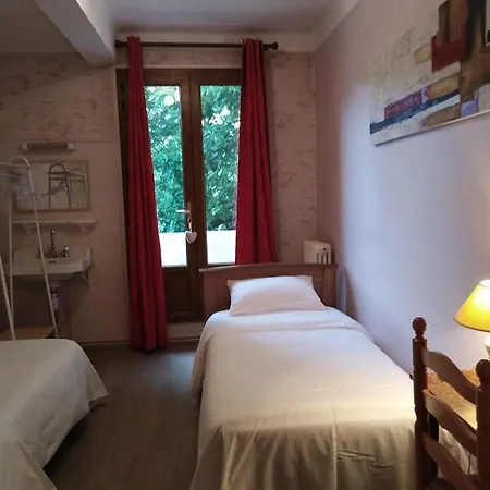 Du Pont Et Restaurant à Hotel Groléjac