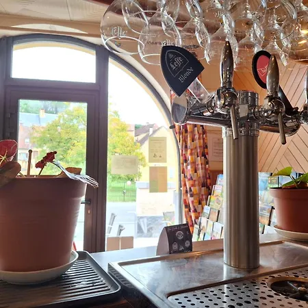 Du Pont Et Restaurant A Groléjac