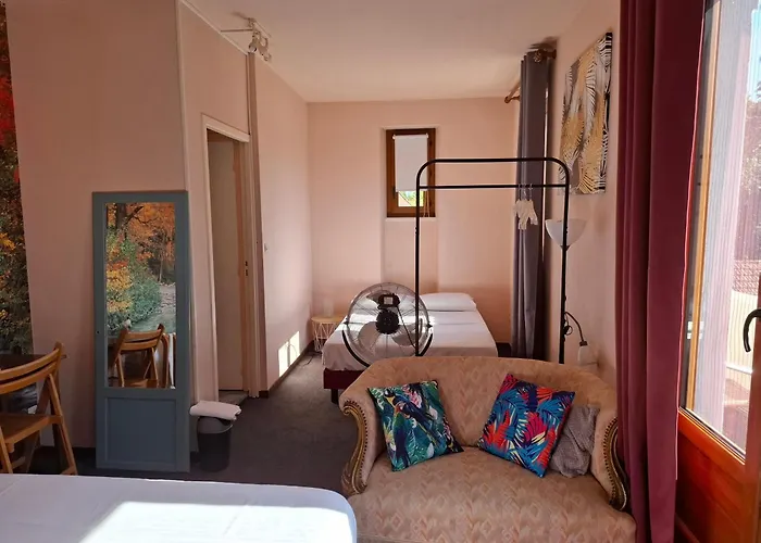 Du Pont Et Restaurant A Hotel *