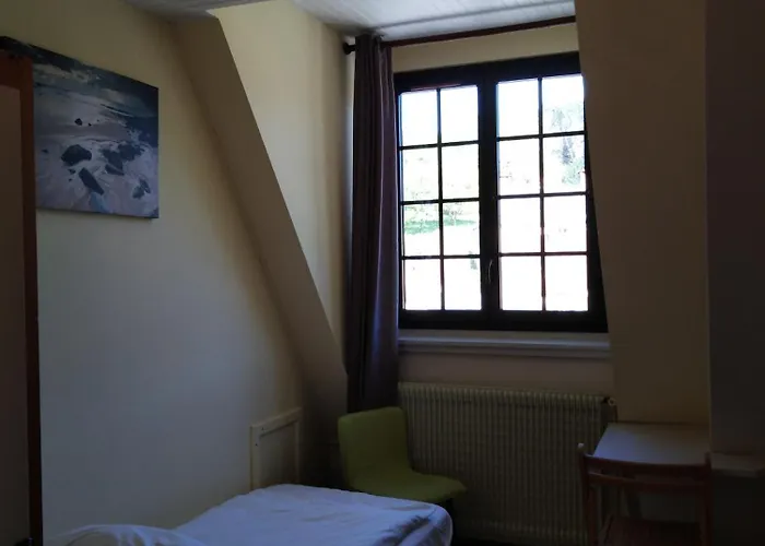 Du Pont Et Restaurant A Groléjac