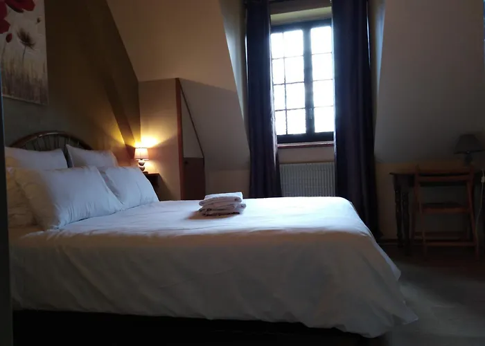 Du Pont Et Restaurant A *