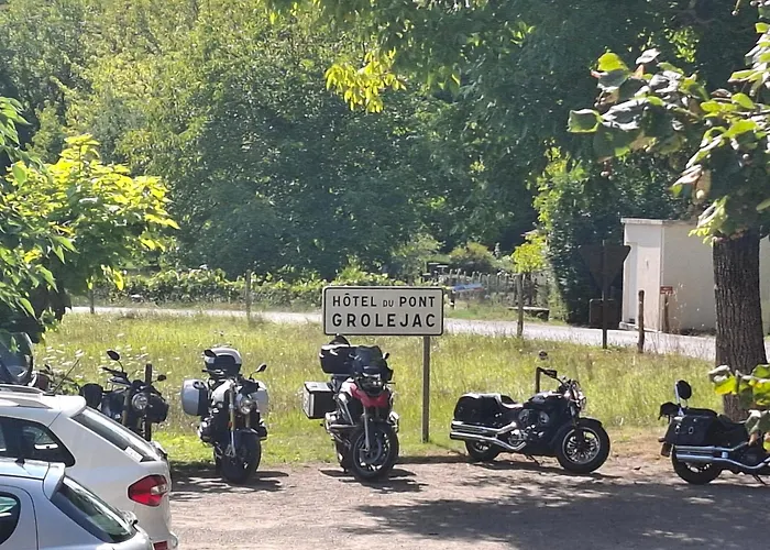 Hotel Du Pont Et Restaurant A Groléjac